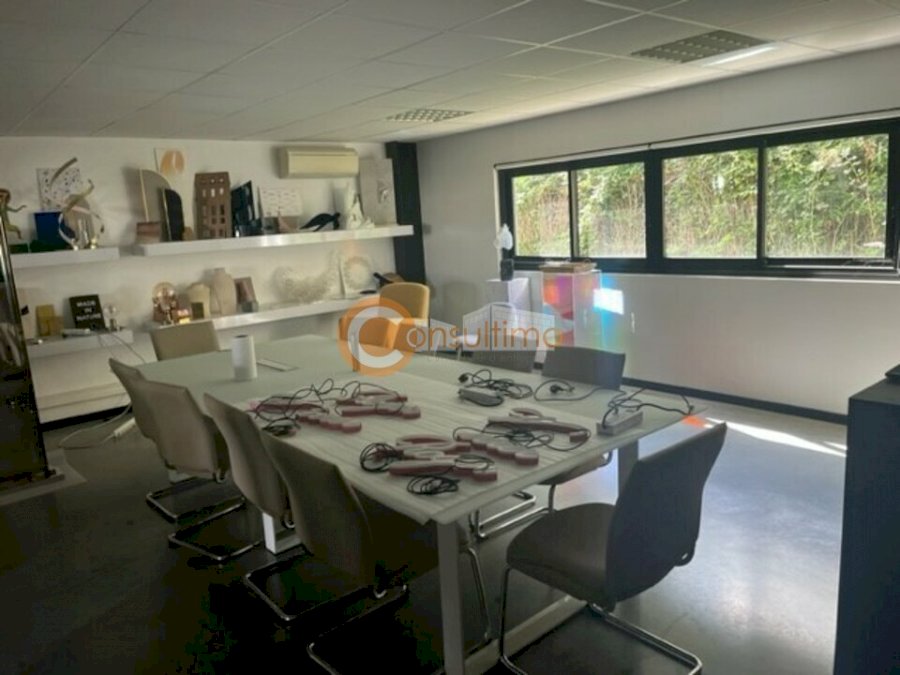 Entrepôt à louer 1700 m² - Eysines