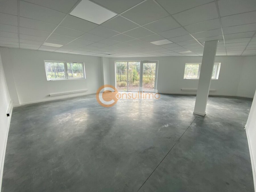 Bureau à louer 60 m² - Mios