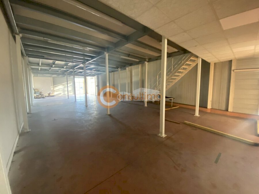 Local commercial à louer 991 m² - Libourne