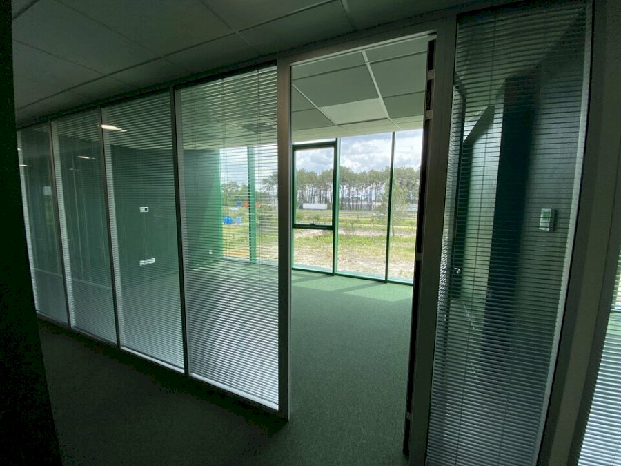 Bureau à acheter 782 m² - Mios