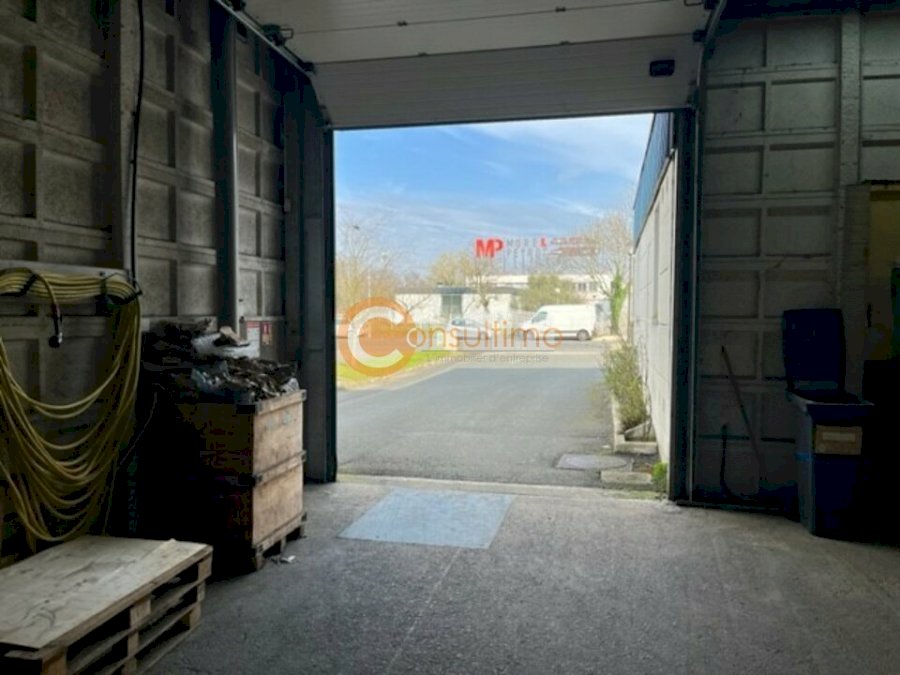 Local d'activité à louer 800 m² - Bordeaux