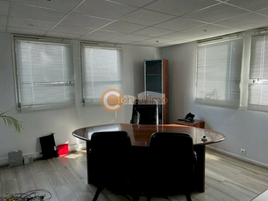 Local d'activité à louer 800 m² - Bordeaux