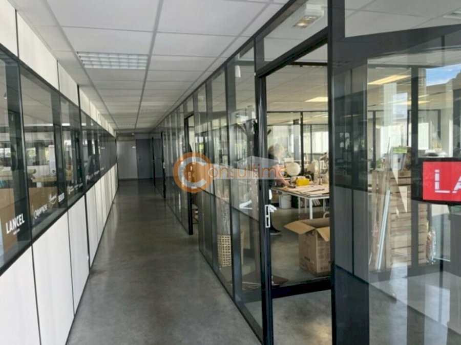 Entrepôt à louer 1700 m² - Eysines