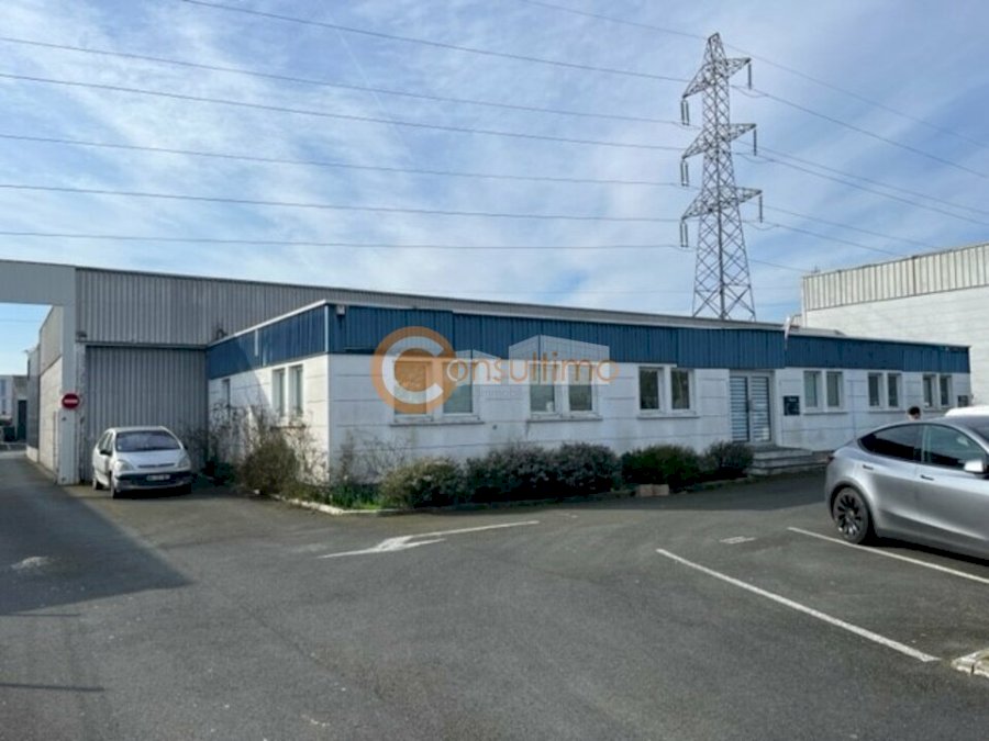 Local d'activité à louer 800 m² - Bordeaux