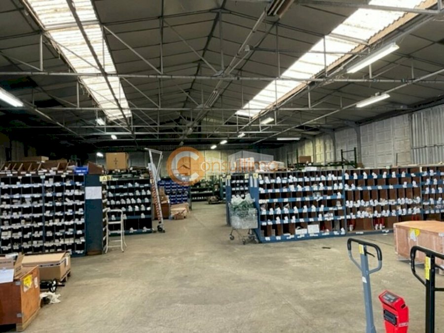 Local d'activité à louer 800 m² - Bordeaux