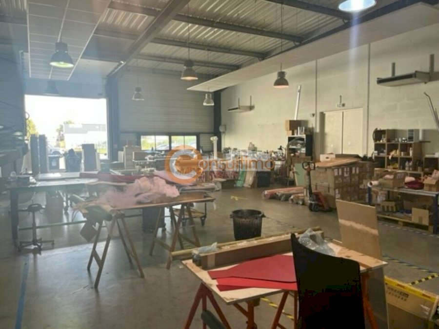 Entrepôt à louer 1700 m² - Eysines