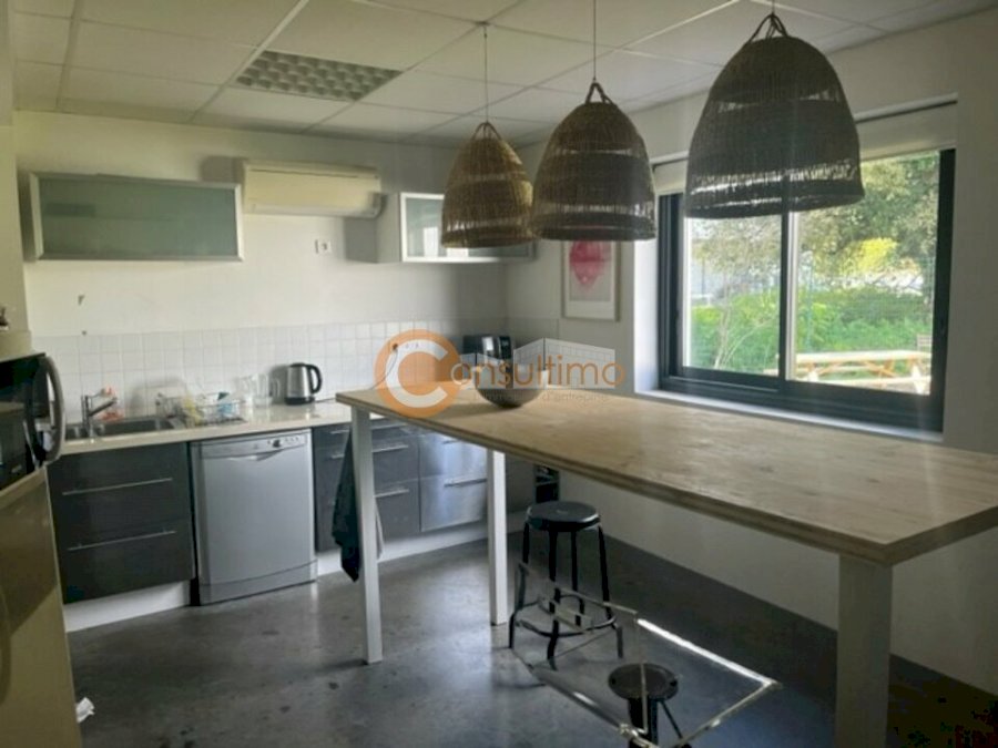 Entrepôt à louer 1700 m² - Eysines