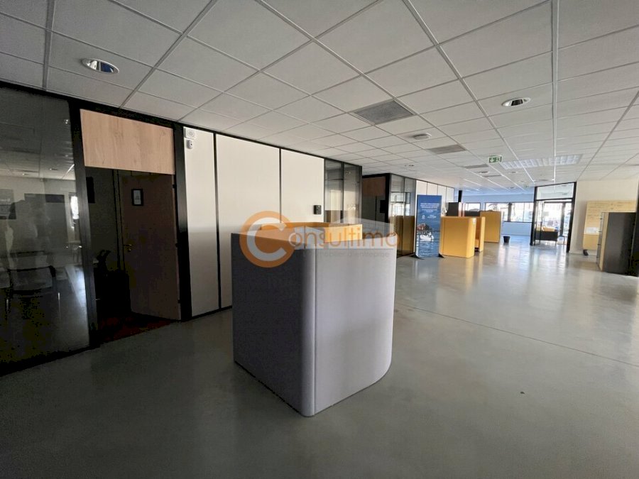 Local d'activité à louer 1550 m² - La Teste-de-Buch