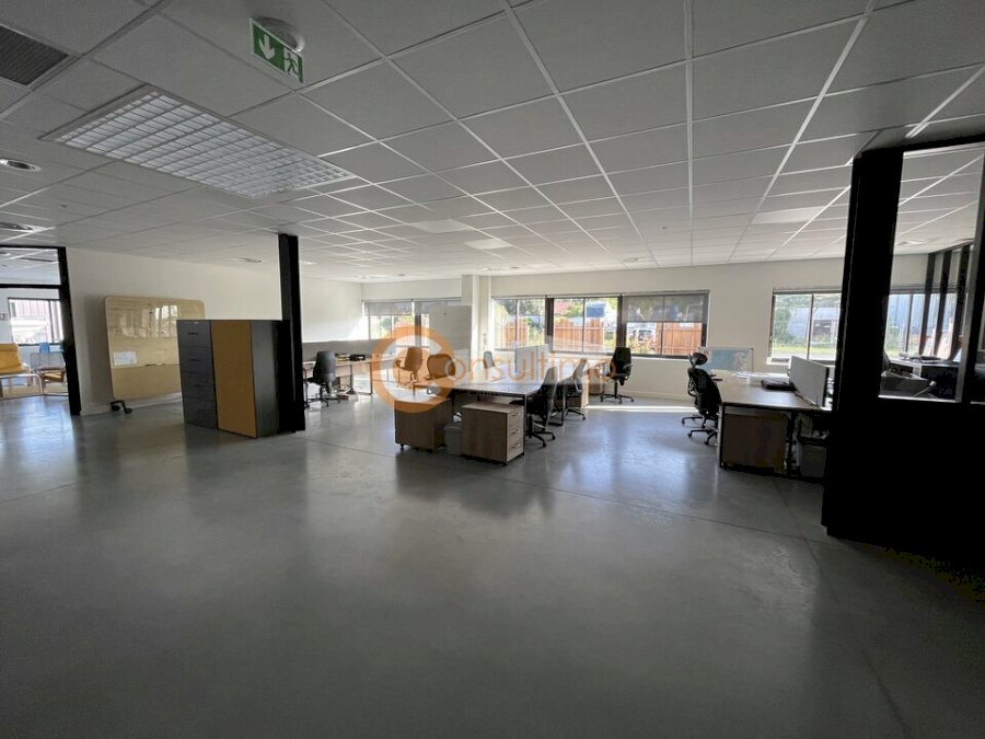 Local d'activité à louer 1550 m² - La Teste-de-Buch