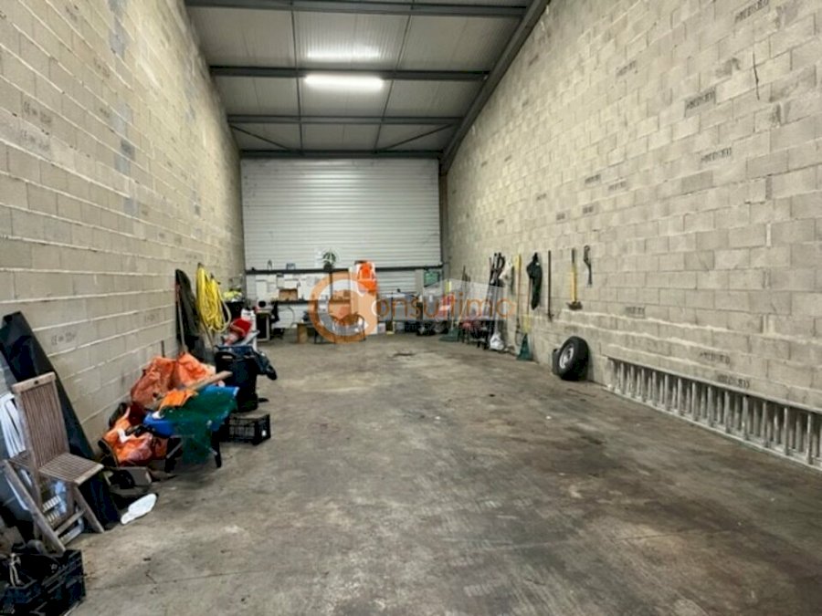 Local d'activité à acheter 720 m² - Saint-Loubès