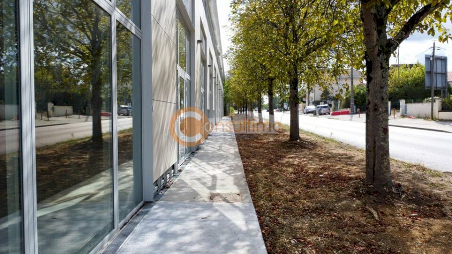 Bureau à acheter 136 m² - Carbon-Blanc