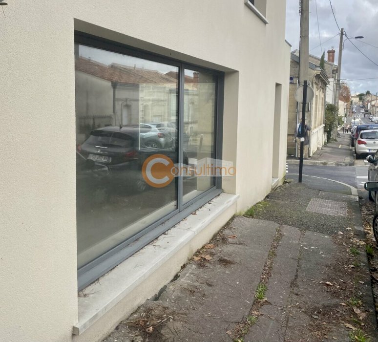 Local d'activité à louer 61 m² - Bordeaux