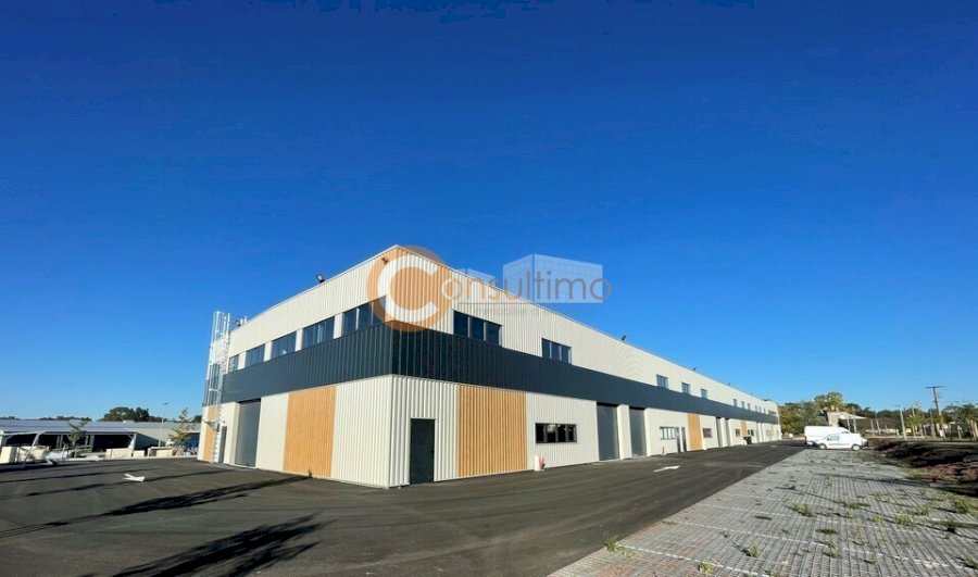 Local d'activité à louer 374 m² - Sallebœuf