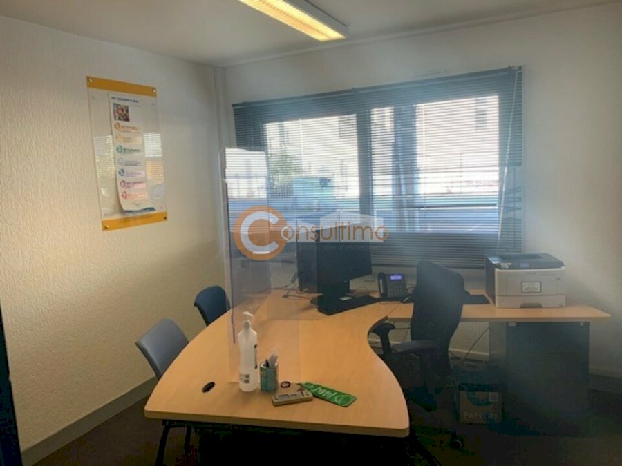 Bureau à louer 350 m² - Pessac