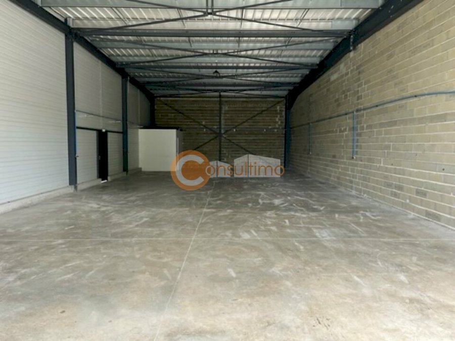 Local d'activité à louer 500 m² - Saint-Sulpice-et-Cameyrac