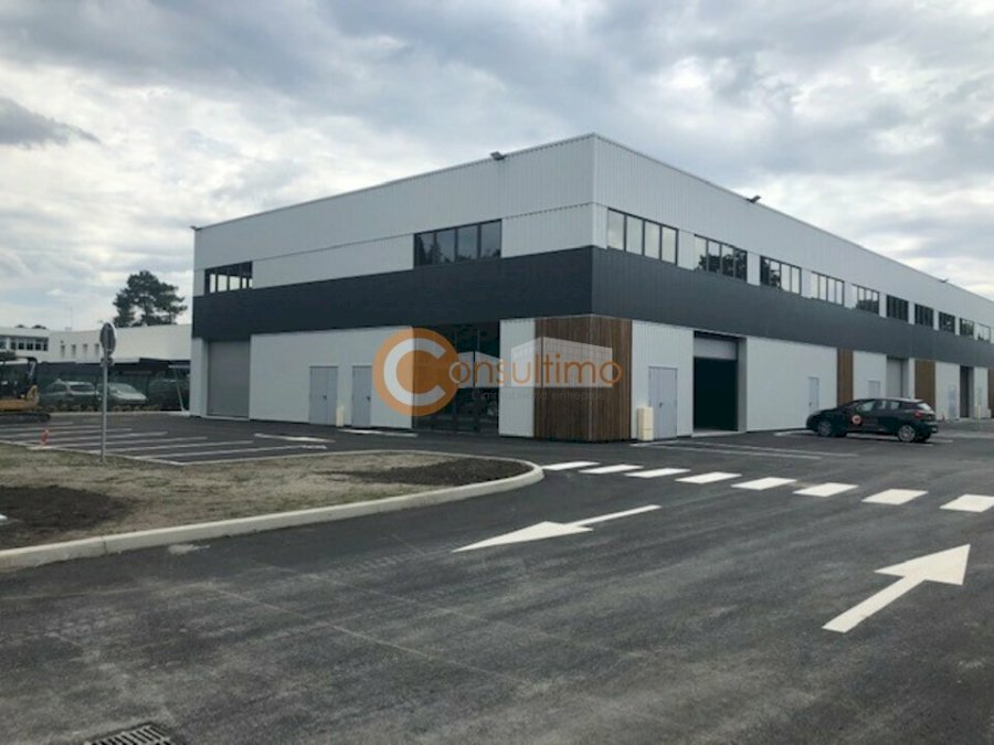 Local d'activité à louer 302 m² - Gradignan