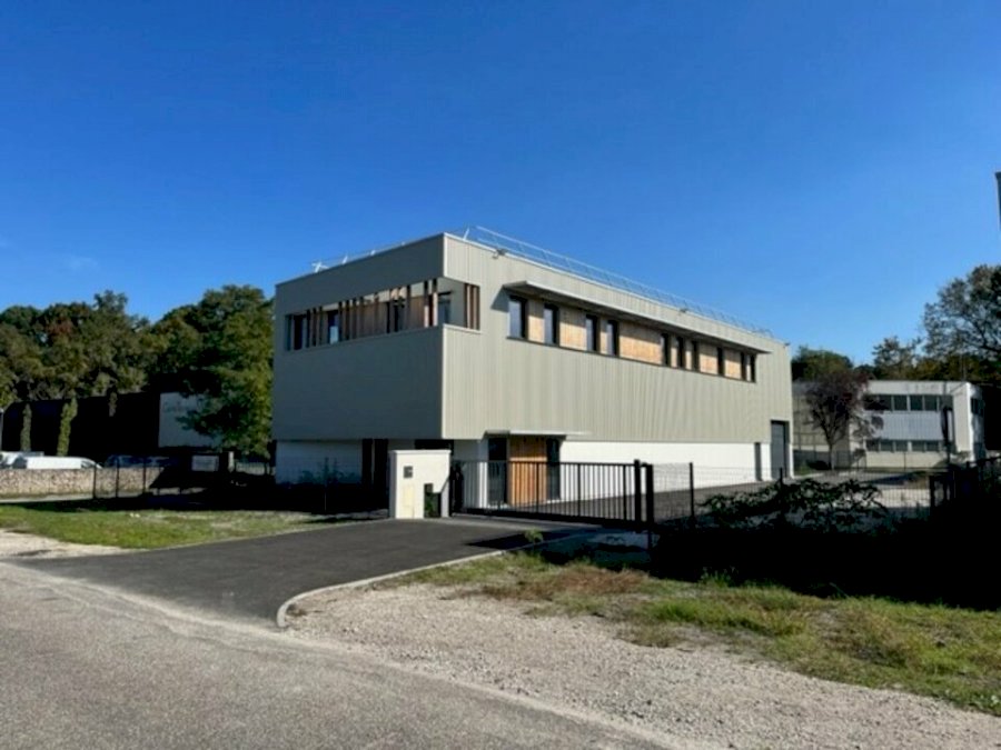 Local d'activité à louer 600 m² - Gradignan