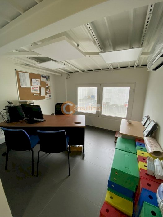 Entrepôt à acheter 1250 m² - Floirac