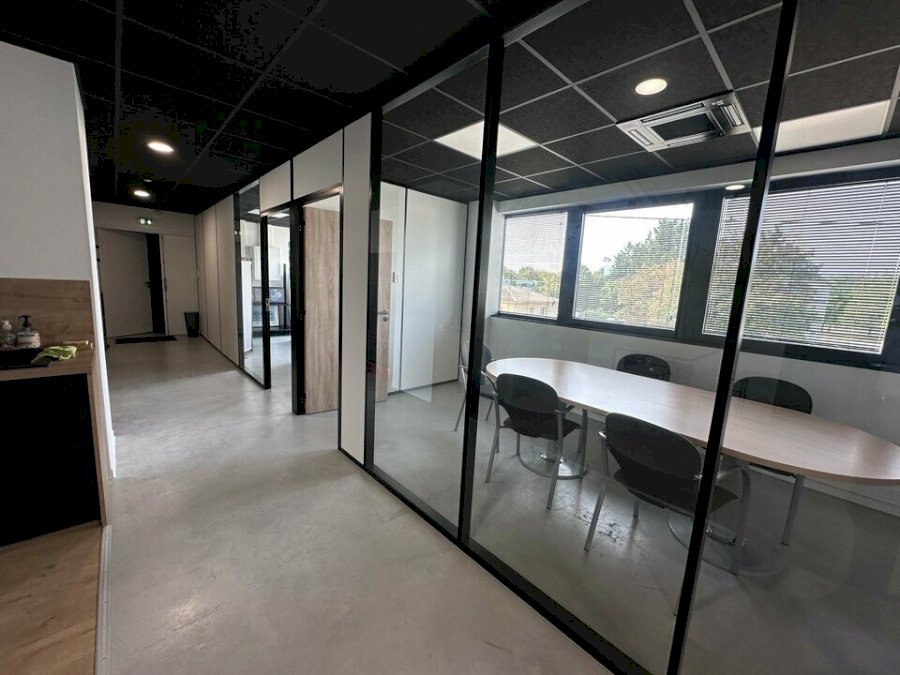 Produit investisseur à acheter 190 m² - Artigues-près-Bordeaux