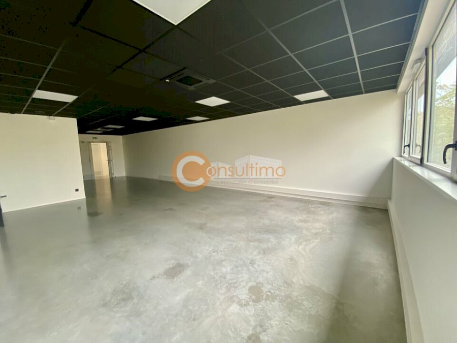 Bureau à louer 148 m² - Carbon-Blanc