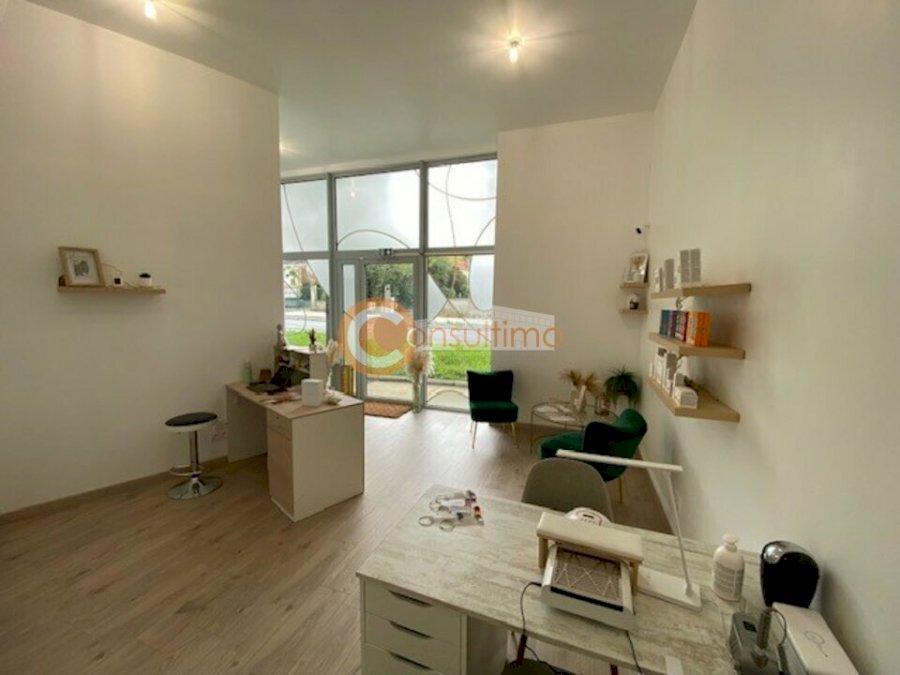 Local commercial à louer 78 m² - Carbon-Blanc