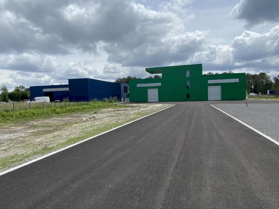 Bureau à acheter 1500 m² - Mios