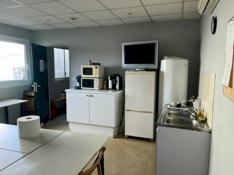 Local d'activité à louer 610 m² - Bordeaux