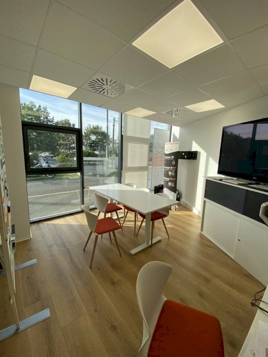 Local commercial à louer 80 m² - Artigues-près-Bordeaux