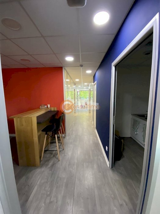 Bureau à louer 179 m² - Pessac