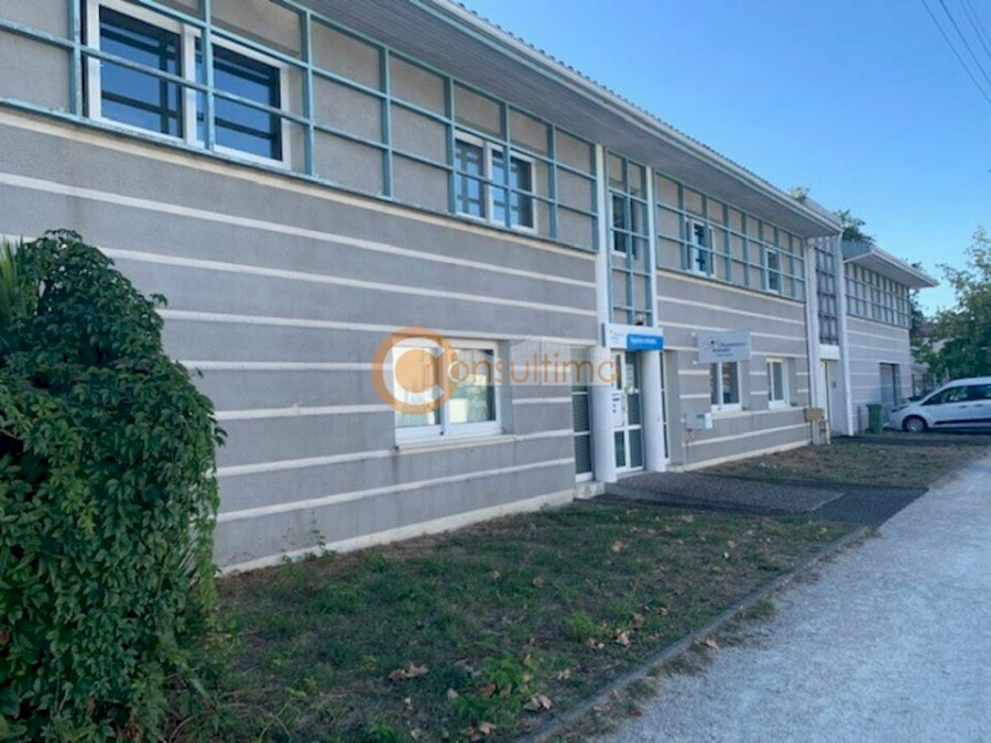 Bureau à louer 350 m² - Pessac