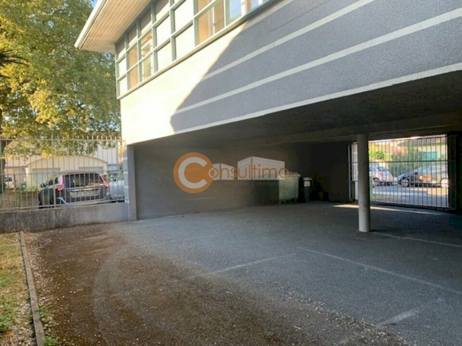 Bureau à louer 350 m² - Pessac
