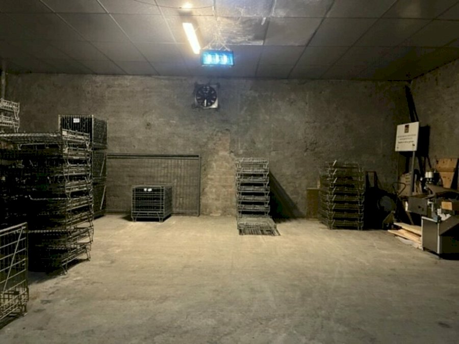 Local d'activité à acheter 300 m² - Saint-Loubès