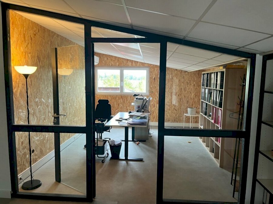 Entrepôt à acheter 857 m² - Sainte-Eulalie