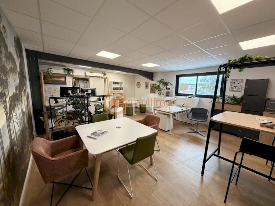 Local d'activité à acheter 750 m² - Le Barp