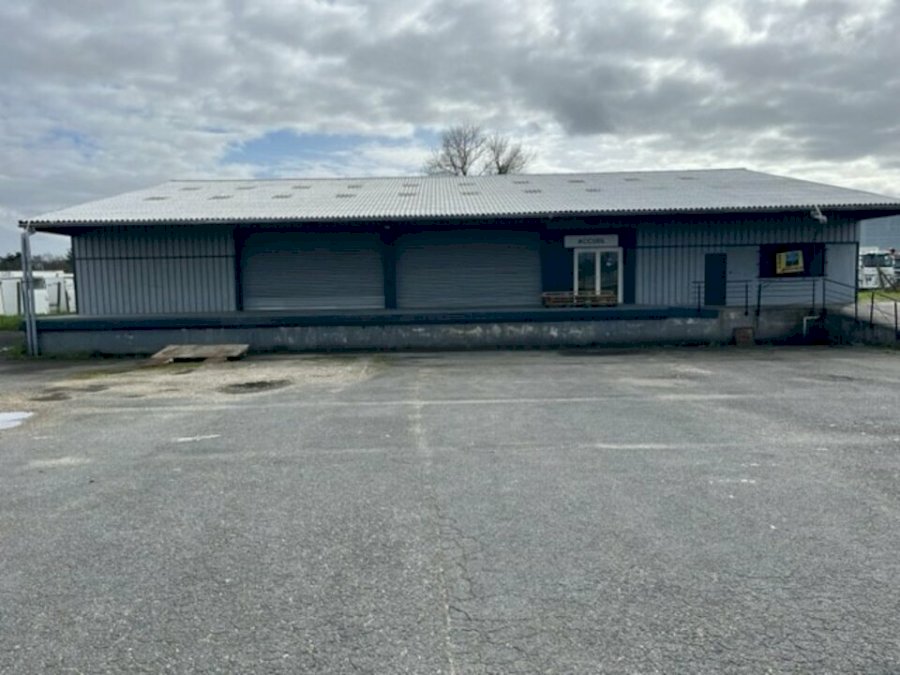 Entrepôt à louer 1000 m² - Saint-Loubès