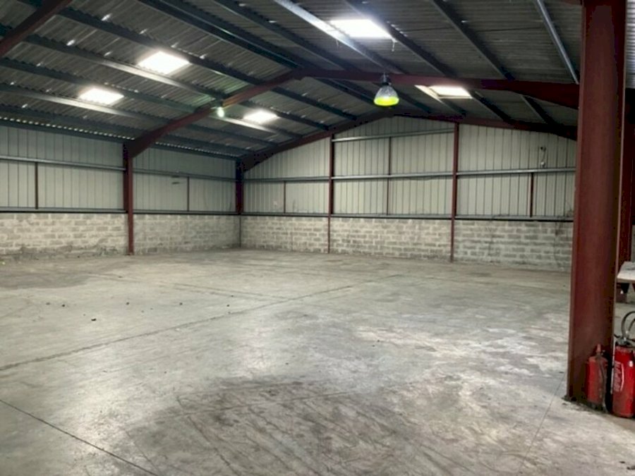 Entrepôt à louer 1000 m² - Saint-Loubès