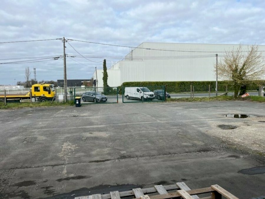 Entrepôt à louer 1000 m² - Saint-Loubès