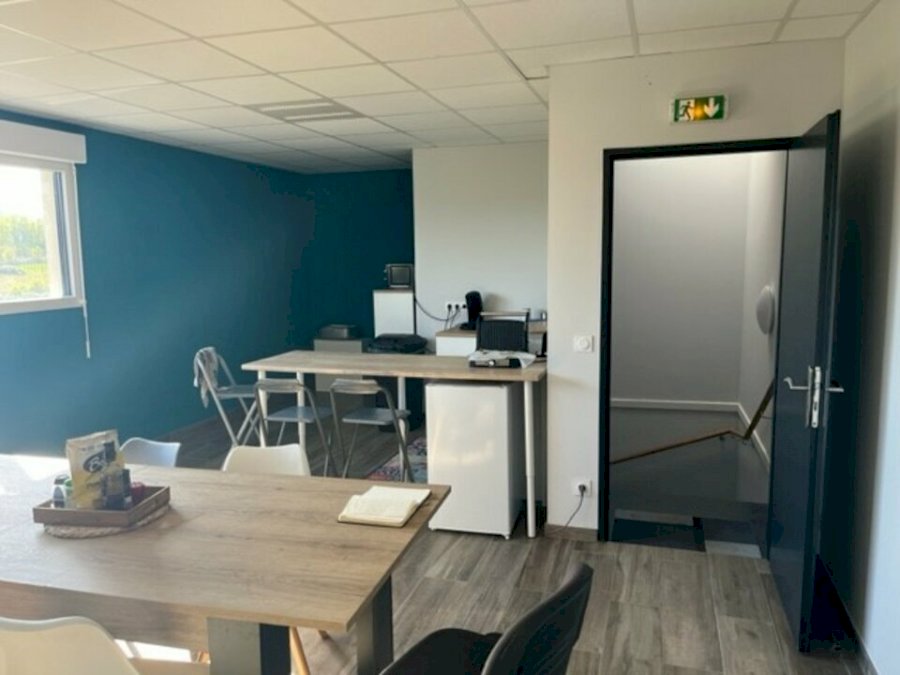 Local d'activité à louer 175 m² - Izon