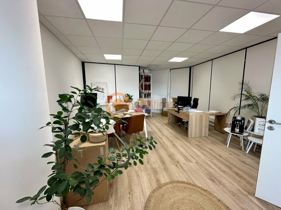 Bureau à acheter 236 m² - Fargues-Saint-Hilaire