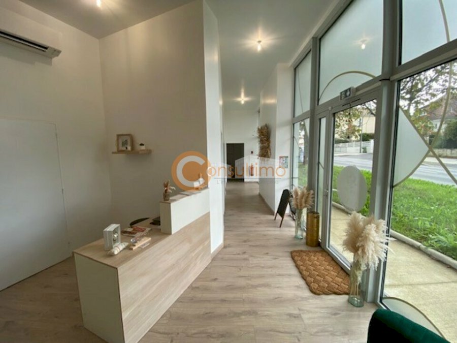 Local commercial à louer 78 m² - Carbon-Blanc