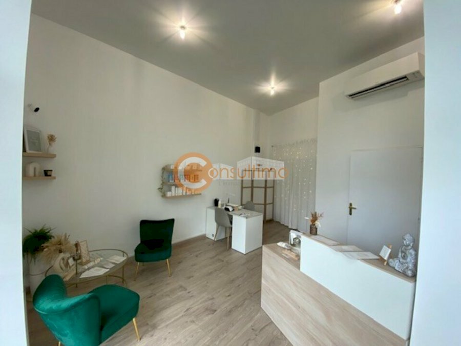 Local commercial à louer 78 m² - Carbon-Blanc