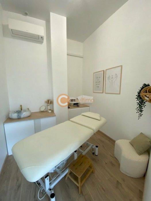 Local commercial à louer 78 m² - Carbon-Blanc