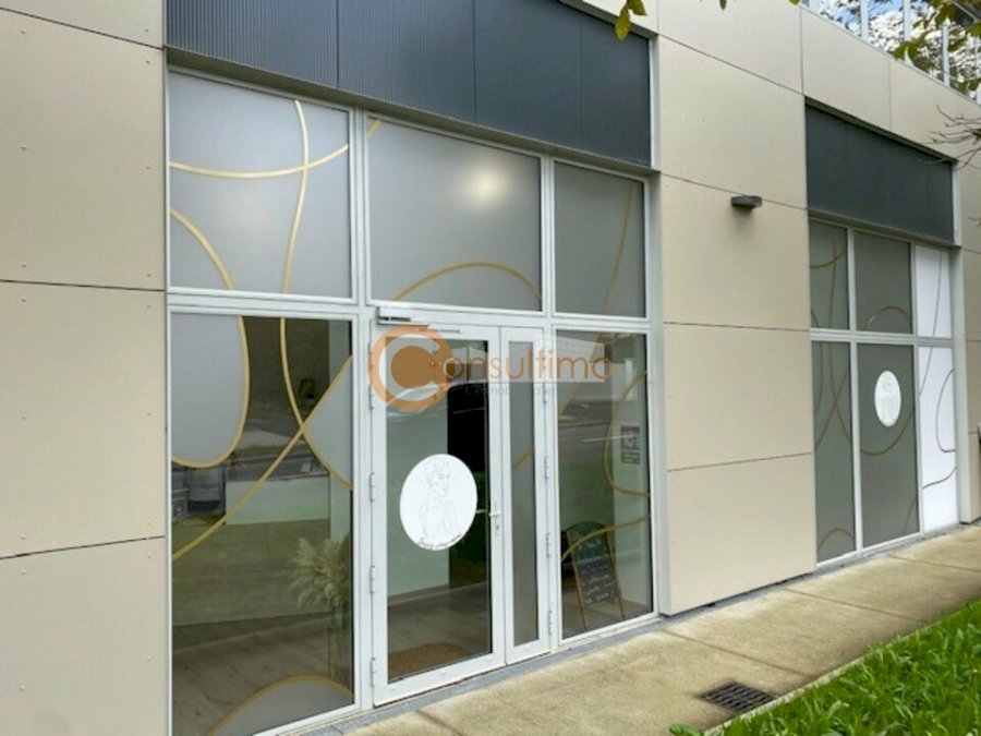 Local commercial à louer 78 m² - Carbon-Blanc