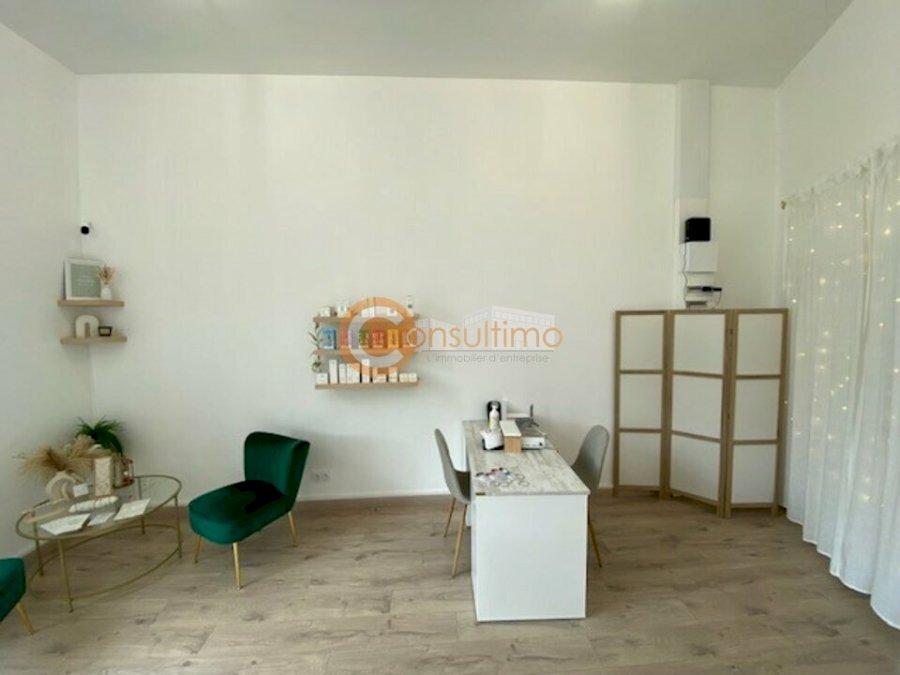 Local commercial à louer 78 m² - Carbon-Blanc