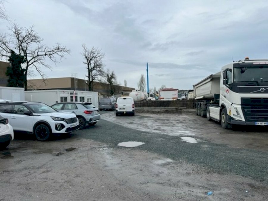 Terrain à louer 2808 m² - Le Haillan