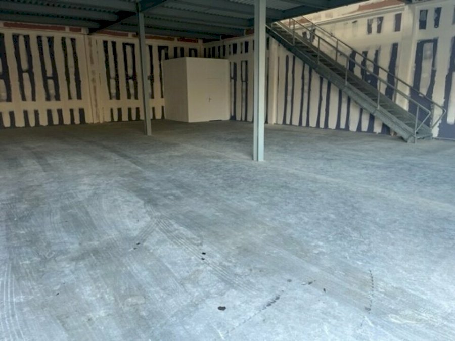 Local d'activité à louer 374 m² - Sallebœuf