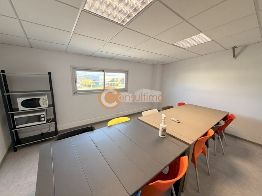 Local d'activité à louer 1500 m² - Estillac