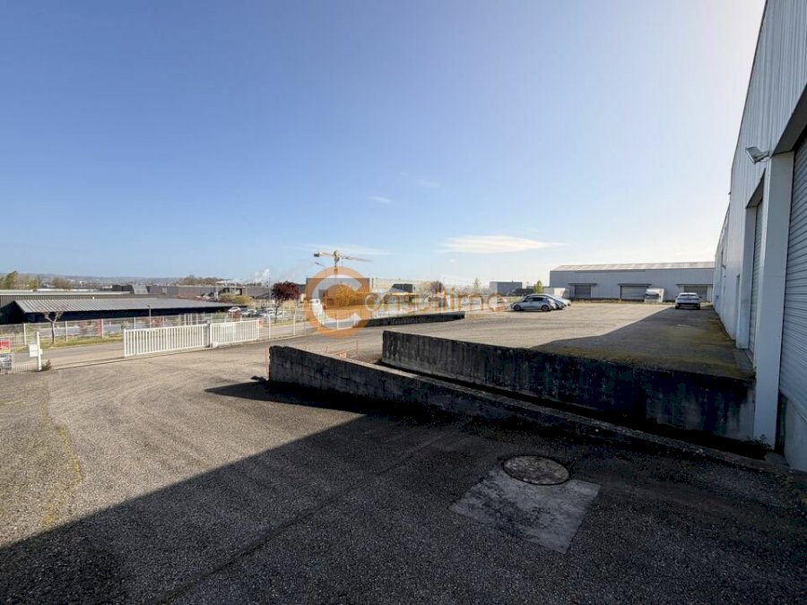 Local d'activité à louer 1500 m² - Estillac