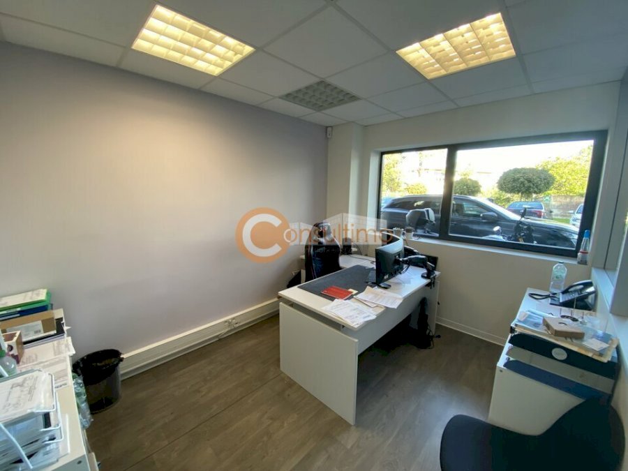 Bureau à louer 179 m² - Pessac