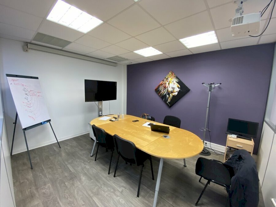 Bureau à louer 179 m² - Pessac